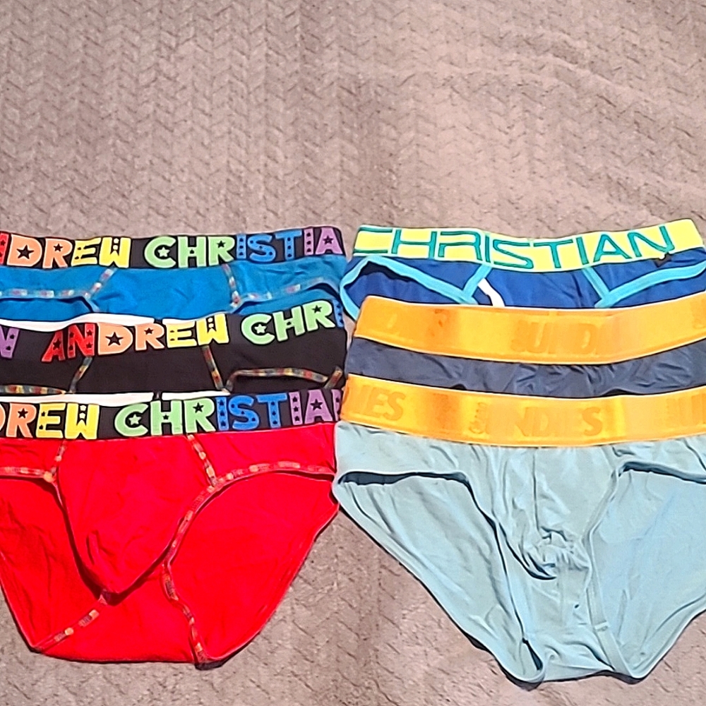 Bundle of briefs
